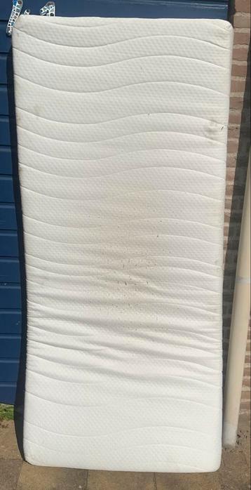 Matras 90x200 met afneembare en wasbare hoes!!!