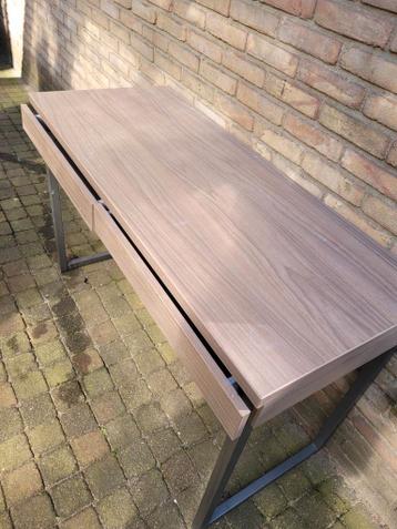 Bureau met lade