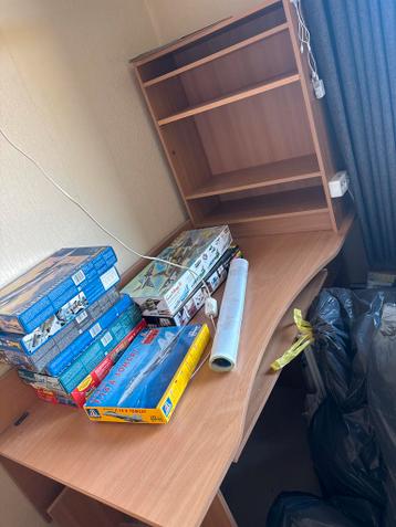 Gratis bureau met opzetstuk - Ophalen 21 maart