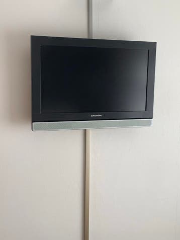 Grundig TV - Compleet met muurbeugel