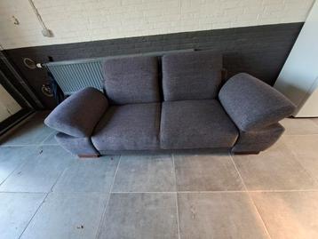 GRATIS. Tweezitsbank antraciet grijs. Nog heel netjes!