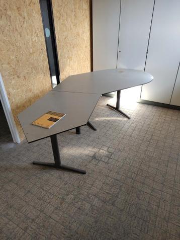 Gratis af te halen bureau.