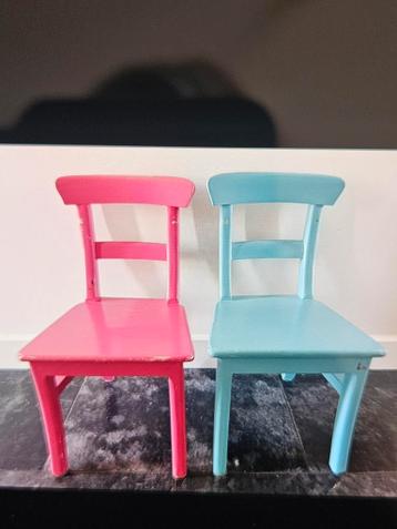 Set van 2 kinderstoeltjes: roze en blauw