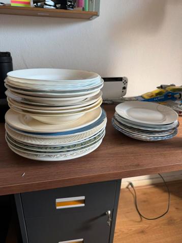 Borden/vorken/lepels/koffiekopjes