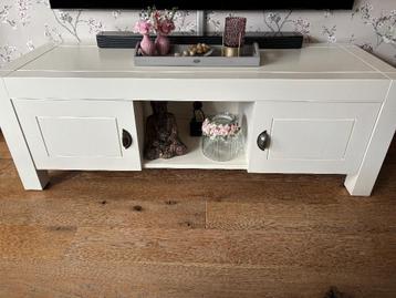 Witte eiken tv meubel // GRATIS