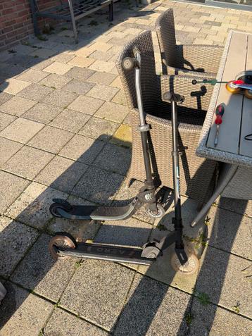 Twee steppen, 1 met verlichting gratis