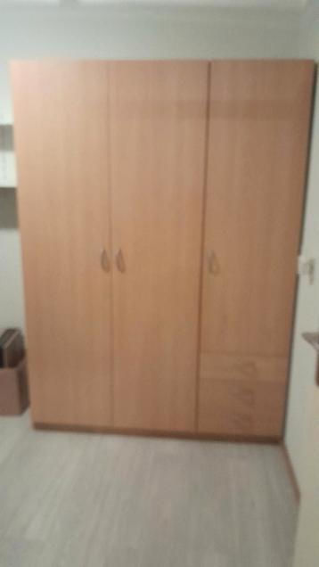 bruine kledingkast 145x200x50