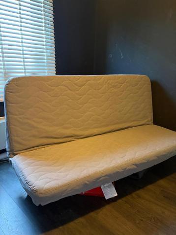 Slaapbank 1.50 breed 2 m lang GRATIS