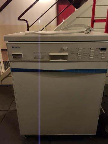 Miele vaatwasser. Defect. Voor de handige klusser?