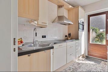 Keuken - 3,05 m lengte x 55 cm diepte.