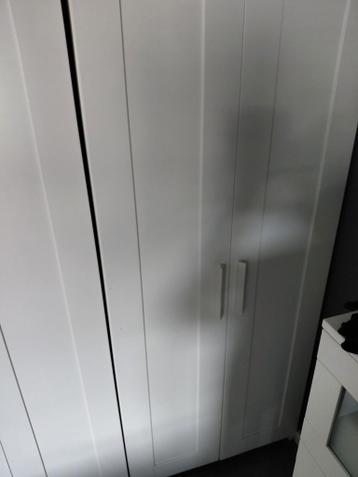 2 deurs linnenkast