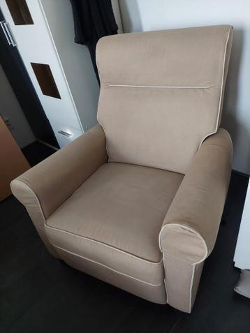 Comfortabele fauteuil met uitschuifbaar voetendeel