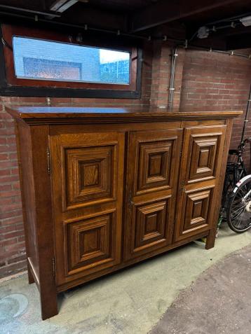 Mooie houten eiken kast