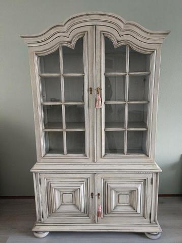 GRATIS mooie buffetkast, moet dit weekend weg!