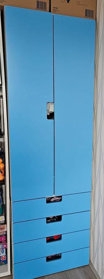 Blauwe kledingkast met lades en deuren - Goede conditie