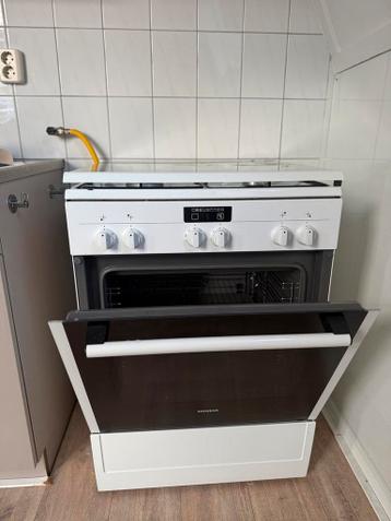 GRATIS Siemens vrijstaand gasfornuis met oven