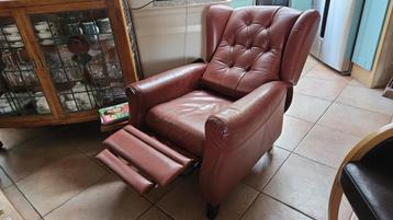 Leren fauteuil met voetensteun