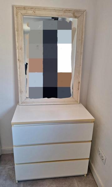 Malm ladekast met 3 lades en spiegel