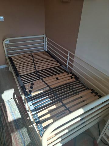 Eenpersoonsbed (90x200), exclusief lattenbodem