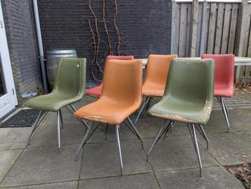 Set van 6 eetkamerstoelen - opnieuw te stofferen