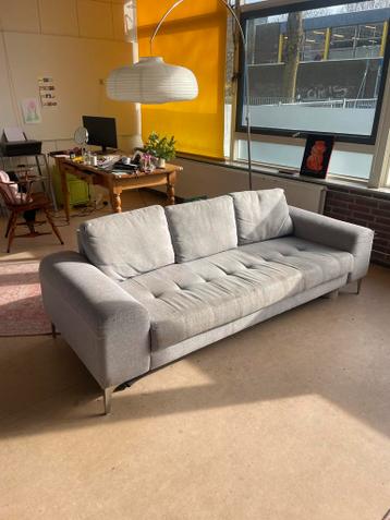 GRATIS grijze bank, strak design