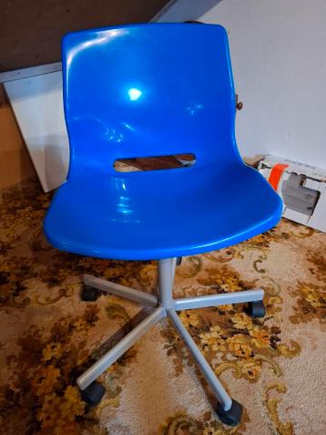 Gratis blauwe IKEA Snille bureaustoel