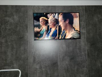 Mooie wandpanelen (tv wand) met uitsparing