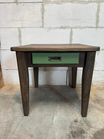 GRATIS 2 bijzettafels/nachtkastjes