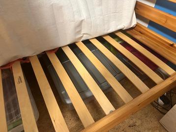 FLEXA bed massief hout - GRATIS