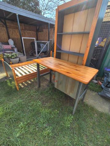 Slaapkamer set: eenpersoonsbed, bureau en boekenkast