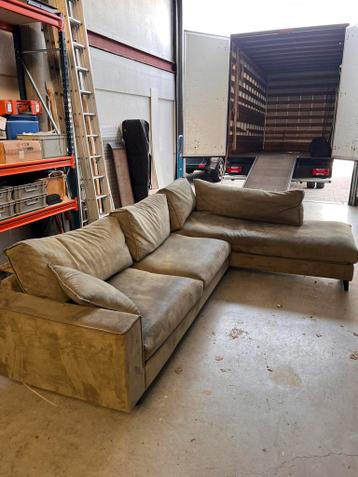 Goossens olijf groene bank (liefst zo snel mogelijk weg)