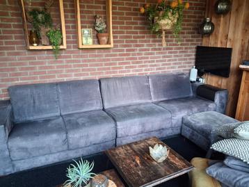 Stoffen bank in twee delen met hocker