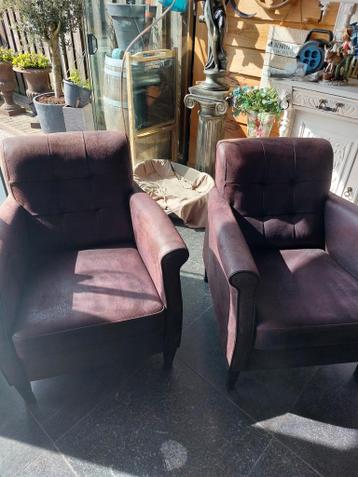 2 leren stoelen