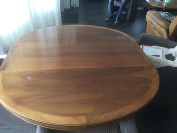 Gratis:  ovale Eettafel