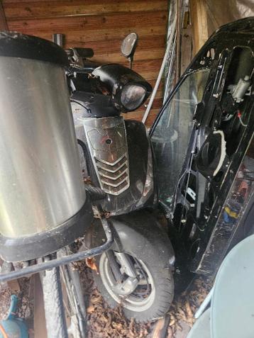 gratis brommer. voor onderdelen of onderhoud