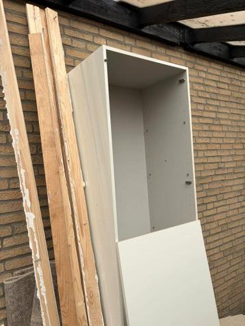 keukenkast - gaat grijdag naar de stort