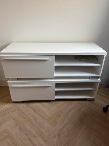 2 witte kasten, 120x45x37cm