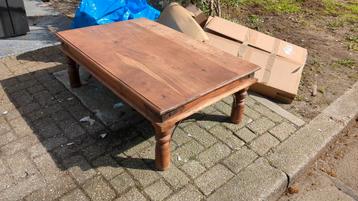 Gratis meenemen: massief houten salontafel