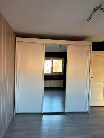 GRATIS KAST | MOET WEG VANAVOND