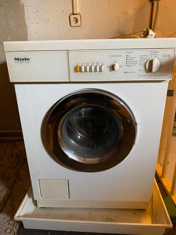 Miele Novotronic W802 Wasmachine - Betrouwbaar en Compact