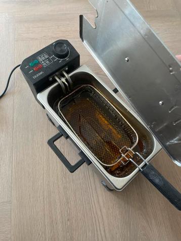 Blokker friteuse met defecte thermostaat - gratis af te hale