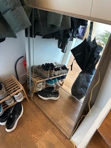 Spiegelkast met stopcontact en verlichting (gratis af te hal