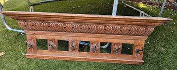 Antieke houten kapstok (ruilen)