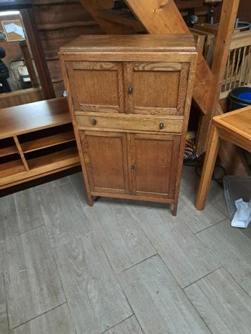 mooi vintage kastje. gratis op te halen