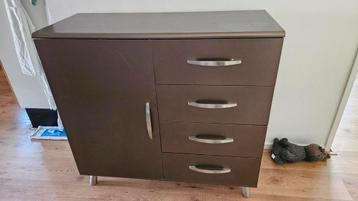 Bruine dressoir kast met lades en deurtje