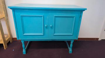 Blauwe Houten Kastje