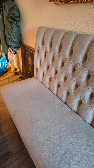 Eetkamerbank met lichte beschadigingen en vlekken