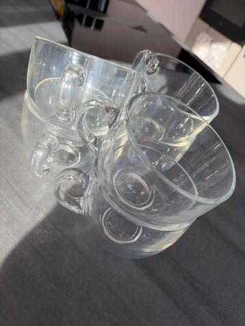 Zes grote theeglazen