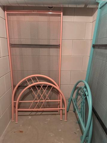 2 metalen bedframes 90*200 (ophalen in Amstelveen)