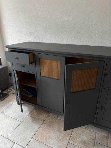 Gratis grote dressoirkast